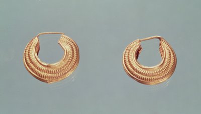 Paar Ohrringe, aus Saint-Jean-de-Tourbe, Tene I, ca. 475-0 v. Chr. (Gold) von Gaulish